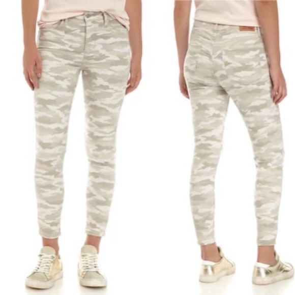 Levi's Denim - LEVI’S 720 High Rise Super Skinny Camo Crop Jeans